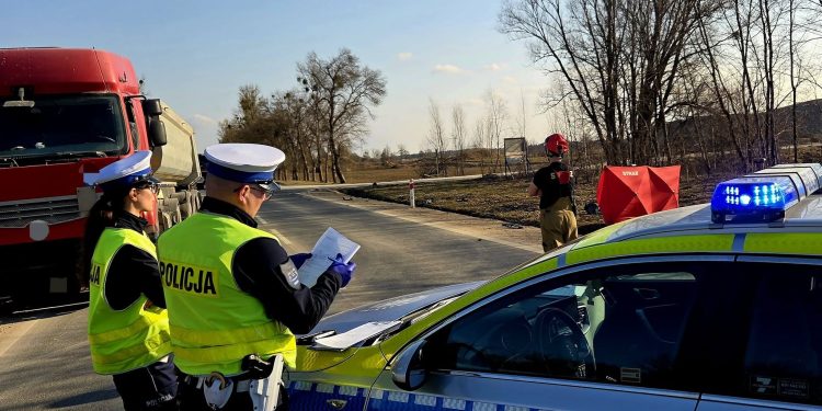 TRAGICZNY WYPADEK W GOLUBKACH. NIE ŻYJE 29-LETNI MOTOCYKLISTA