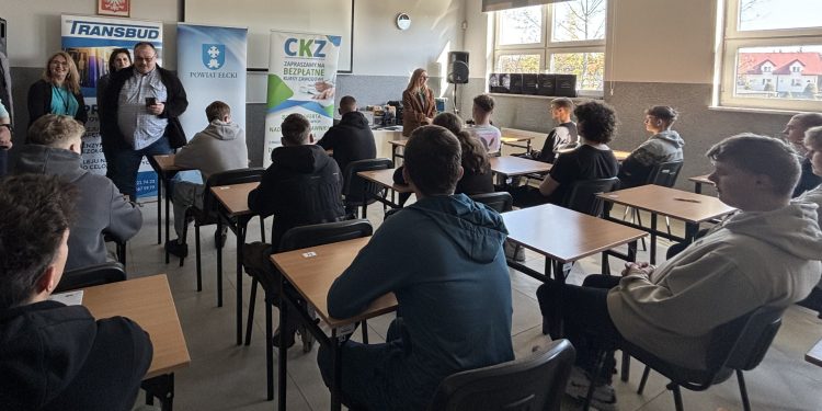 Mistrzowie mechaniki wyłonieni w CKZ w Ełku