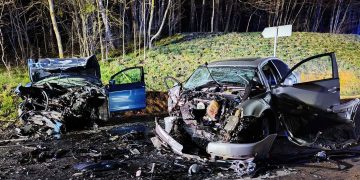 KOSZMAR NA DK58! GOLF ZDERZYŁ SIĘ CZOŁOWO ZE SKODĄ