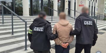Zwyrodnialec z Ełku zatrzymany! CBZC weszło do mieszkania 50-latka