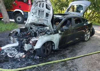 Ogień pochłonął audi w kilka minut! Ogromne straty. Zdjęcia