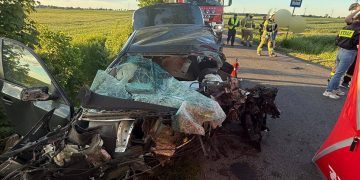 Dramat na lokalnej drodze. Nie żyje 21-letni kierowca BMW