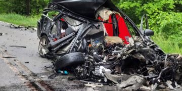 MASAKRA POD ORZYSZEM. OPEL ROZTRZASKANY PO ZDERZENIU Z TIREM