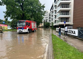 ARMAGEDON! Zerwane dachy, zalania i ponad 70 interwencji strażaków!