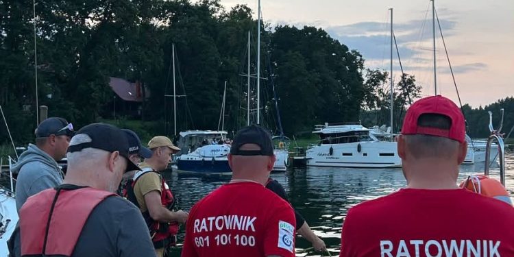 Tragedia nad jeziorem Kisajno. Nie żyje 33-letni mężczyzna