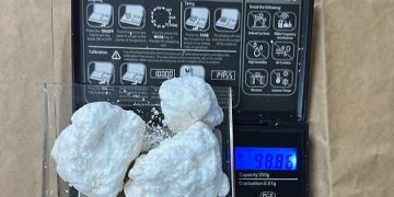 9 zatrzymanych, 2,4 kg narkotyków, broń i amunicja
