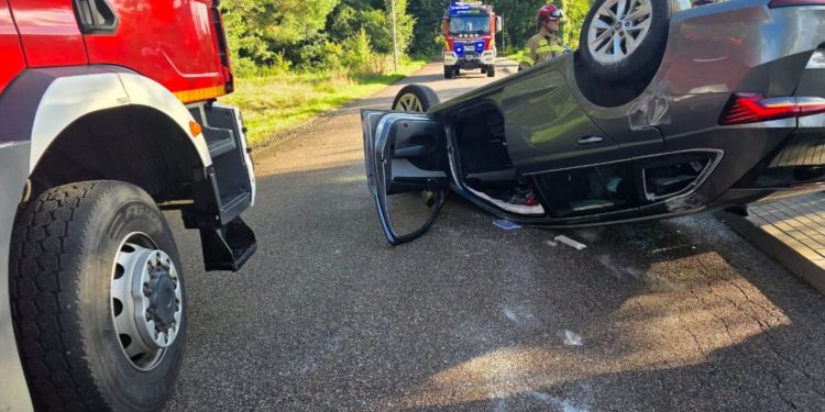 🚨 DACHOWANIE SAMOCHODU! ZDERZENIE DWÓCH AUT POD EŁKIEM 🚗💥