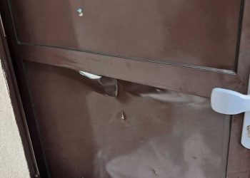 Zgroza! Wyładowali emocje na drzwiach i klamkach