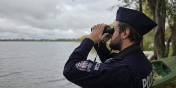 WYCHŁODZENIE, GĘSTY LAS I ZBIORNIK WODNY! Policja szukała zaginionego