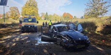Dachowanie BMW podczas wyprzedzania! W aucie dwoje dzieci …